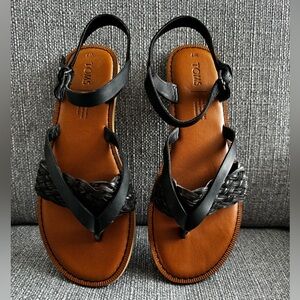 Tom’s Lexi Sandal. Great Condition. Hardly worn.